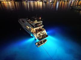 Holyship 4 Cabin Fairline Squadron 65 Motoryacht, hotel Çırkan városában