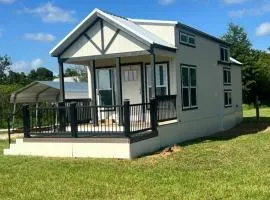 The Sunflower Villa - 15 Miles from the Beach!