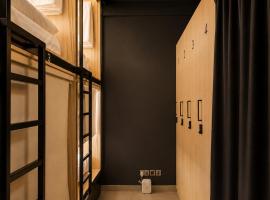 WeStay Capsule Hostel, hotel a Dubai