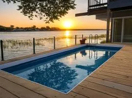 Lakefront, Pool, TreeHouse, 10BR, GameRoom, Hottub