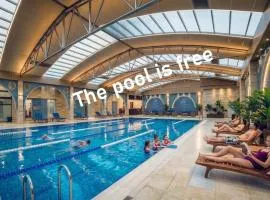 Grand Amazon Hotel & Free Pool