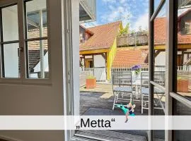 Ferienwohnung Metta - hochwertig sanierter Altbau mit Terrasse auf der Insel