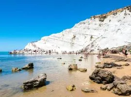 COSTA BIANCA APARTMENTS - Family Stays and Free Parking