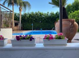 Sofì House-Appartamento in Villa con Piscina, hotel a Scafati