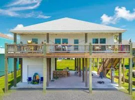 Steps to Beach, Luxury 4BR & 4BA, Views, Games, Dog-Friendly