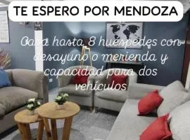 CASA PARA DOS A OCHO PERSONAS CON ESTACIONAMIENTO PARA DOS AUTOS Y DESAYUNO o MERIENDA INCLUIDO