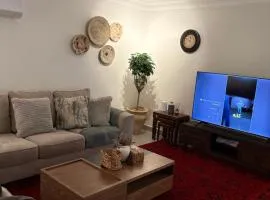 شقة فندقية وحوش ومدخل خاص