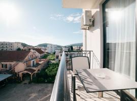 Hotel Platinum Lux, готель в Улцині