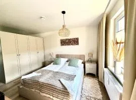 Bungalow Green Forest