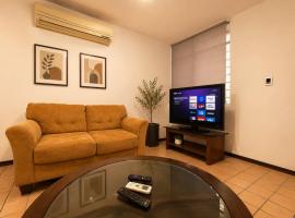 Hermosa Casa 3Px Ac Cerca del tec de Mty Wifi, хотел в Монтерей