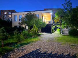 Hotel DADU, Hotel in Samtredia