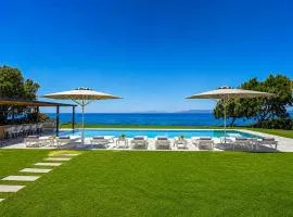Liam Beach Front Luxury Villa with 100m2 infinity pool