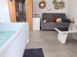 SPA JUNGLE, hotel a Le Mesnil-Saint-Denis