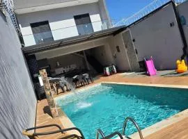 Sobrado novo e lindo com piscina