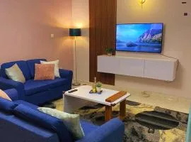 3T House Appartment Bonamoussadi 24h sur 24 Electrité, Wifi gratuit, Forage, Parking Privé, Canal Sat, Gardien, Climatisation