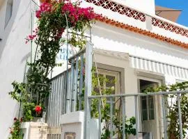 Casa tradicional- 3 quartos-150m praia no coração da cidade velha