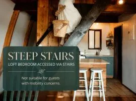 Jade Resort-Oceanfront Suites in Gowlland Harbour
