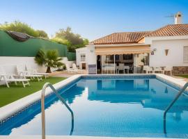 Chalet de Lujo con Piscina Privada cerca de Sevilla – hotel w Sewilli
