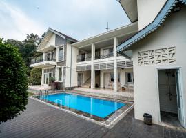 Wisma Nirwana Tretes near Cimory Prigen, hotel v destinácii Prigen