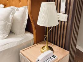 The Heaven Royal Glamp, hotel u gradu Bedakah