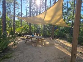 Relaxing retreat near manatees and lake