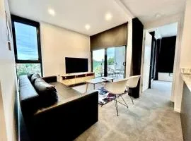 Summit Contemporary stylish 2BR Apartment