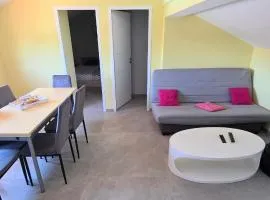 Le Barcarès - gîte "Carlit" climatisé 2 chambres pour 6 personnes, à 10 mns à pied de la plage, avec place de parking