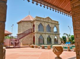 The Royal Valley Resort, מלון בChotila