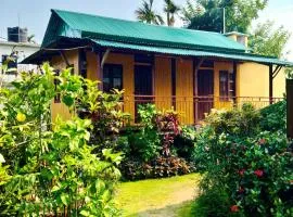 Travellers Hut Homestay Mawlynnong l Blossom Garden