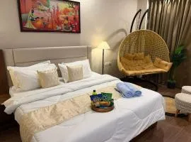 Luxury Swing Suite - Bliss Suites