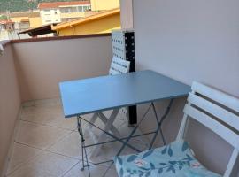 Comfort Home, hotel v mestu Capoterra