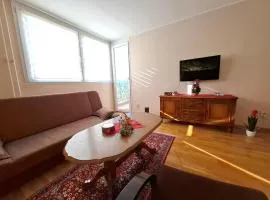 Apartment Borac - Balcony View & Free Parking