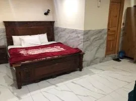Crest View Hotel