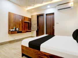 Hotel O Krishna Greens, khách sạn ở Kānpur