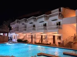 Seven Heaven Hotel Dahab And Diving Center