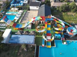 Hotel Lux Aquapark, hótel í Poltava