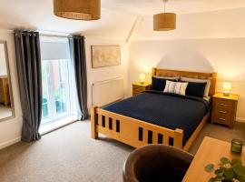 Cartref, hotel a Caerphilly