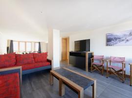 Appartement rénové près des pistes avec espace bien-être et parking - FR-1-181-1115, hotel a Les Coches