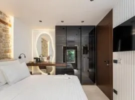 Una Rooms