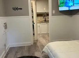 Riley's Compfy Apartment Pets Welcome No Fee