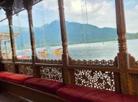 Alzira Luxury Houseboat