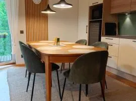 Modern and Peaceful Seafront apartment - Wifi, Free Parking