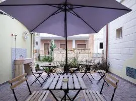 A7passi da - Pietra Leccese stanza in casa storica-Bagno privato - angolo cottura - ingresso semi-indipendente - wi-fi