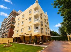 Hotel O Grand Lotus Inn, hotell i Siroli