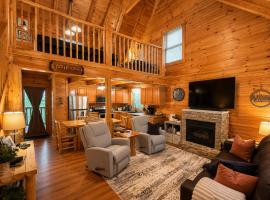 Elegant & Cozy Cabin Near Pigeon Forge, hotel en Sevierville