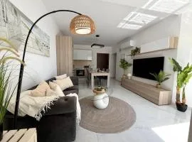2BR Modern Penthouse with Big Terrace Near Seafront