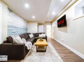 Sanctuary Suite - KingBed - Wifi - Near WEM - Rogers