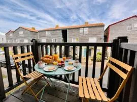 Bright apt with nice balcony - near beach