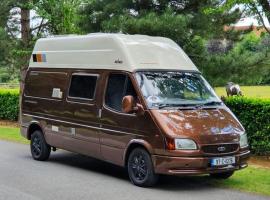 Retro Camper Hire , RV Rental , Drive around Ireland, Insurance included, hotel v destinaci Dublin