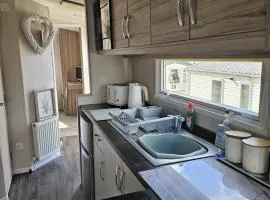 6 Ocean Park private 4 birth bar on site 5 minute walk to beach